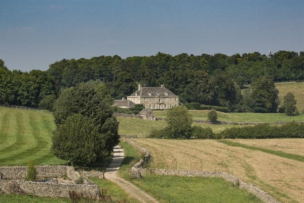 Image for Cotswold estate w/Quinlan Terry mansion asks £17.5m