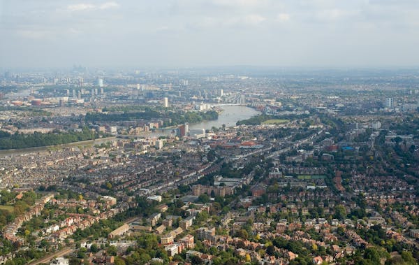 Image for London: Multi-millionaire (but not millionaire or billionaire) capital of the world