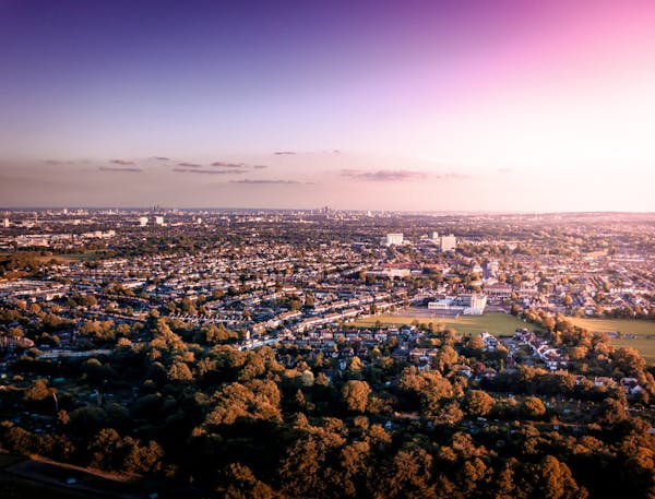 Image for Zoopla calls the bottom of the London property market; southern regions to see further falls