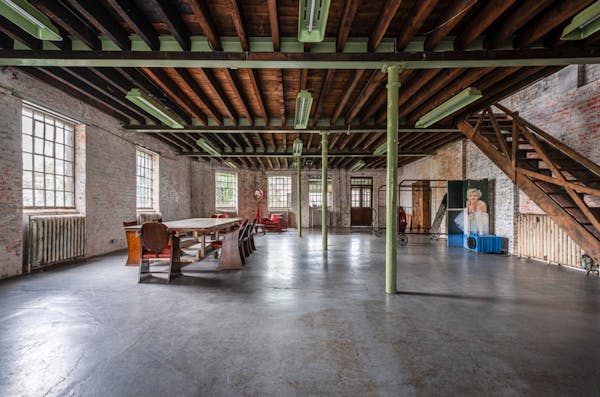 Image for Original Dragons' Den warehouse pitched at £3.25m