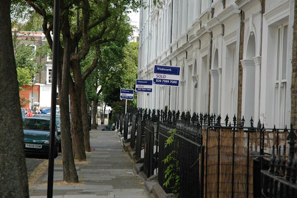 Image for No negative impact from mini-budget yet, reports major estate agency