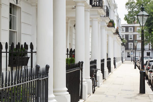 Image for London's prime property market shows 'signs of a slow but steady return to health' - but super-prime sales struggle