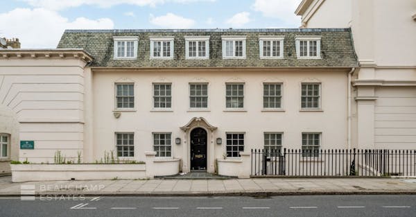 Image for Super-prime fixer-upper ‘could be one of Belgravia’s finest private homes’
