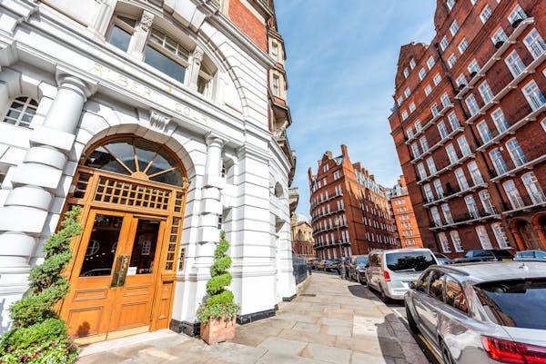 Image for Prime London flat prices jump 11.8% as the capital shows 'a slow but steady return to health'