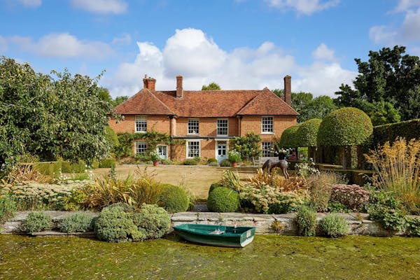 Image for Award-winning Oxfordshire manor house seeks £7.5mn