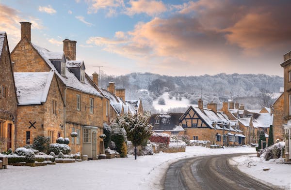 Image for Rightmove reports strong 'Boxing Day bounce' as new property listings jump 46%