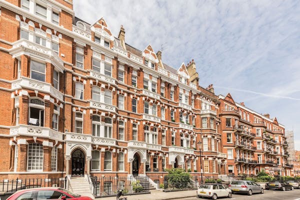 Image for US billionaires splashed over £600mn in London's top postcodes last year, with more to come in 2023