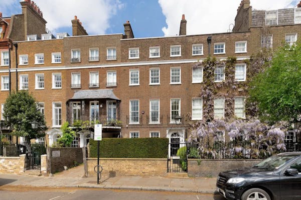Image for Historic Cheyne Walk townhouse finds a buyer as Chelsea's high-end market blooms