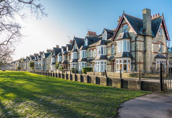 Image for Hybrid agents gain ground in the £1mn+ market