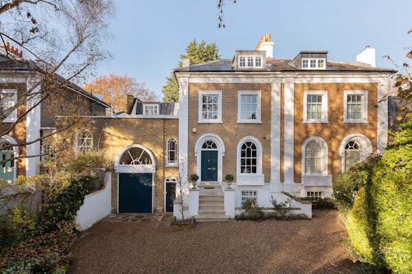 Image for Agency toasts trio of top-end sales in Barnes