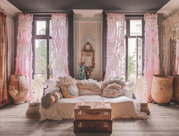 Image for In Pictures: Inside a celebrity designer's 'boho-chic' apartment in Little Venice