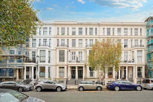 Image for Bumper year for Savills Auctions as sales top £800mn