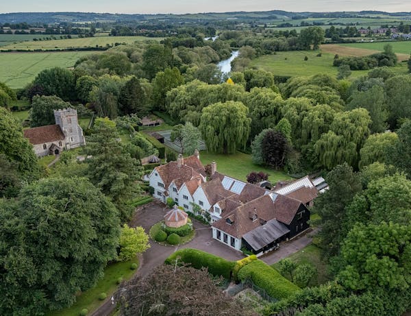 Image for Michael Caine’s former Oxfordshire estate listed for £10mn