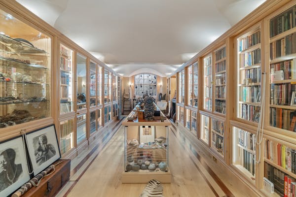 Image for In Pictures: £6.95mn price tag for Hyde Park Square duplex with spectacular private library