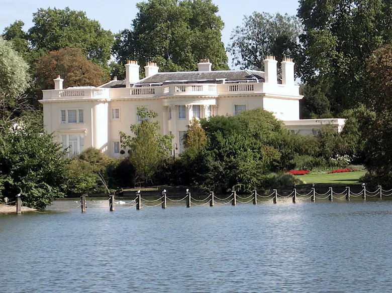 Dubai-Immobilienentwickler als potenzieller Käufer für Londoner Herrenhaus im Wert von 190 Millionen Pfund benannt. Dubai-Immobilienentwickler als potenzieller Käufer für Londoner Herrenhaus im Wert von 190 Millionen Pfund benannt.