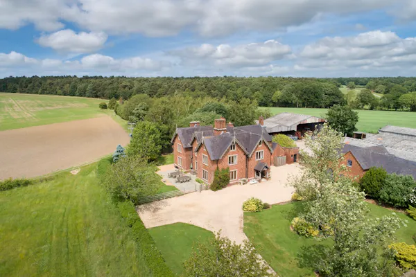 Image for Savills reports flurry of £10mn-plus country deals