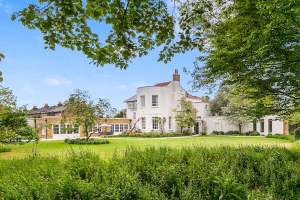Image for Standout Georgian house in Richmond trades in benchmark deal