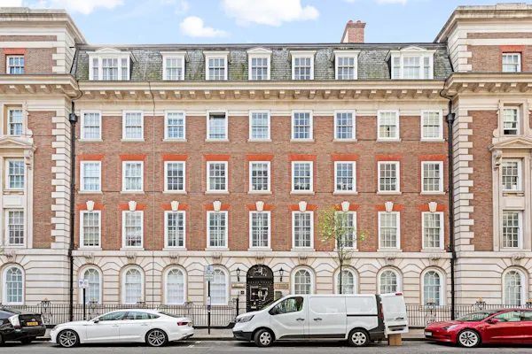 Image for Freehold Marylebone mansion block sells at auction