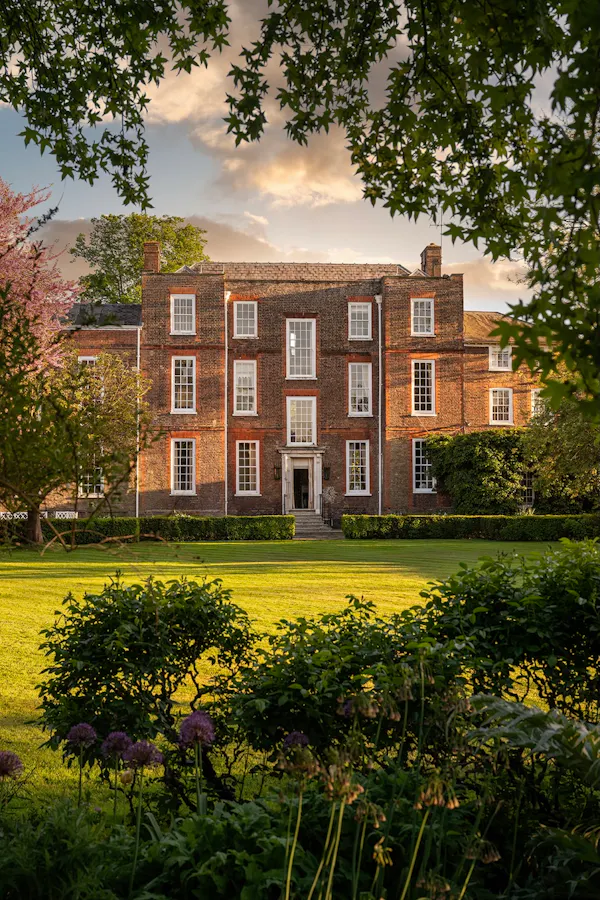 Image for Knight Frank & UK Sotheby's land £25mn Ormeley Lodge instruction